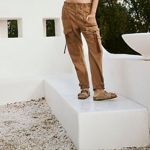 ‼️ISO Free People Hazel cargo jeans‼️